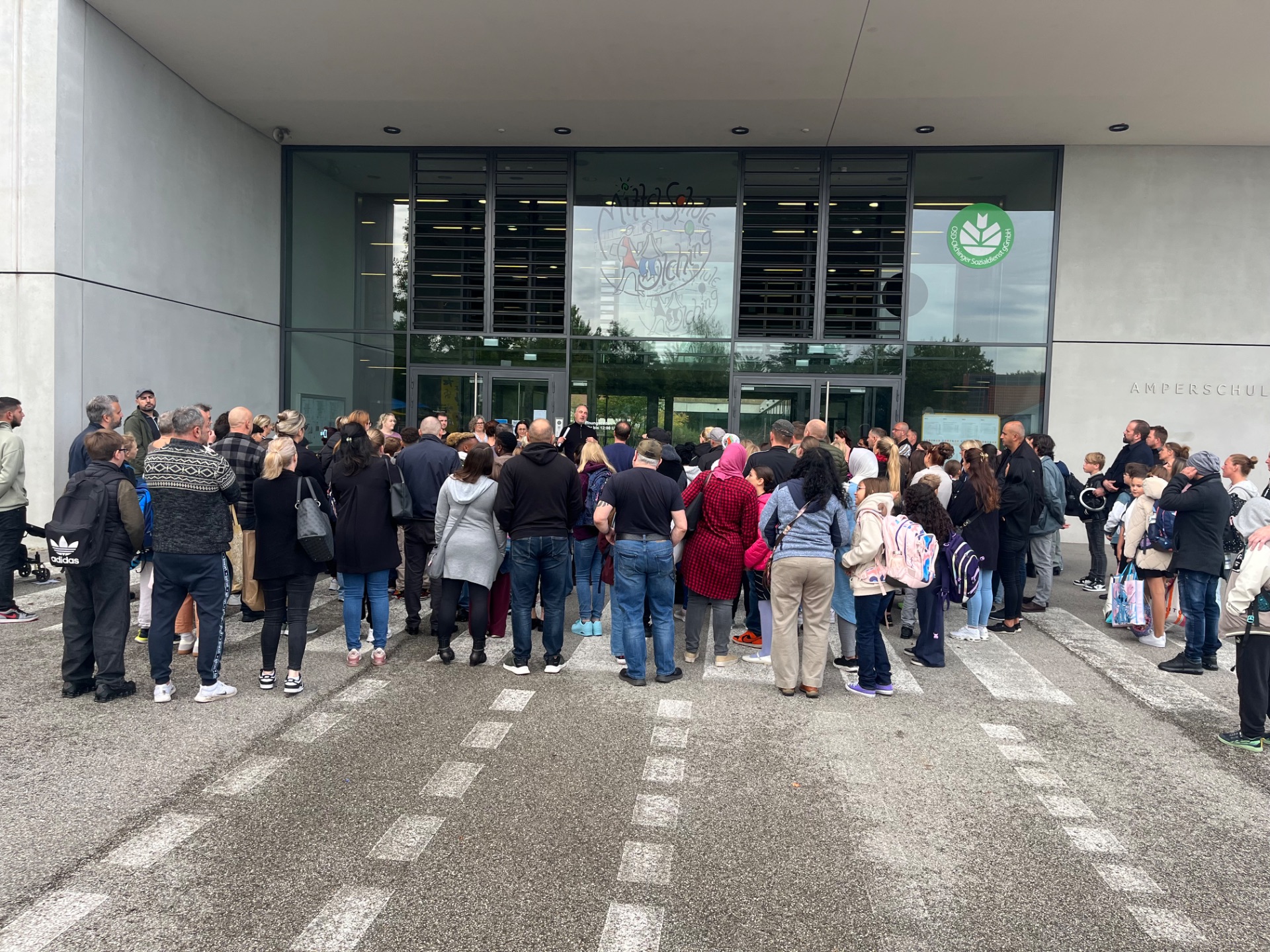 Mehr über den Artikel erfahren Herzlich willkommen an unserer Schule – Der erste Schultag der neuen 5. Klassen